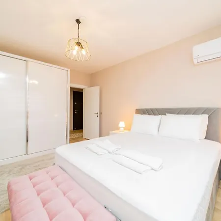 Full Furnished Spacious Flat In Apartman Antalya